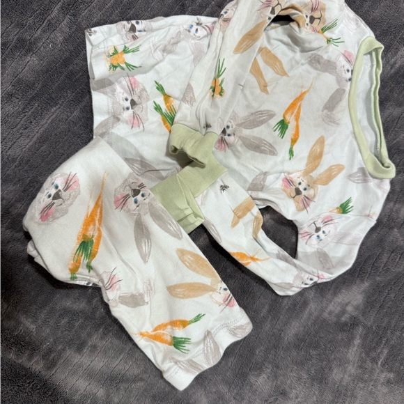 Burts Bee baby- Bunny Pajamas - 24M - Picture 2 of 5